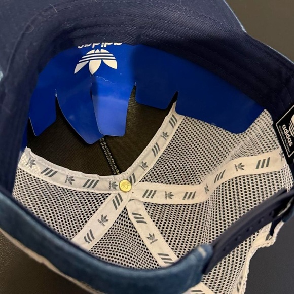 Adidas Classic Blue Denim SnapBack hat - Picture 6 of 7